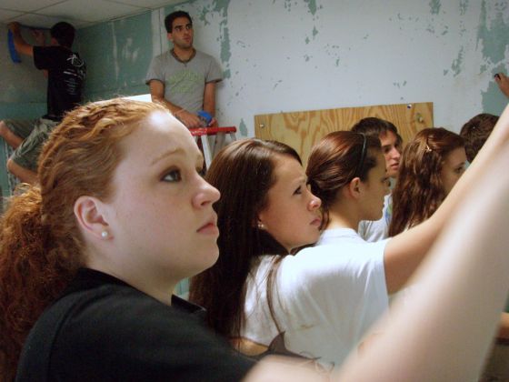 Scraping
Joanna, Katie, Victoria, Kyle, Michaela, Brad, and Joey scraping paint off of the walls at Coalition for the Homeless
