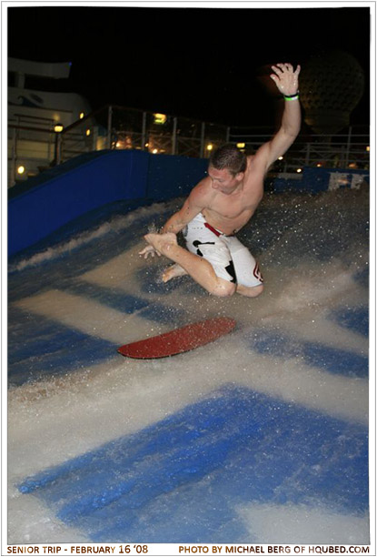 Jeff's jump
We'd been trying for about fifteen minutes to get somebody to successfully jump on the flowrider: Jeff did it, and it turned out great
