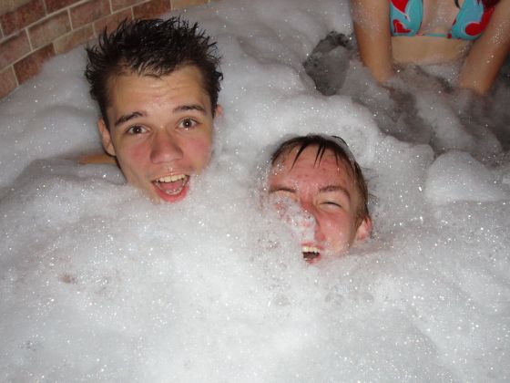 Quicksoap
Stevie and Ben drowning in the suds
